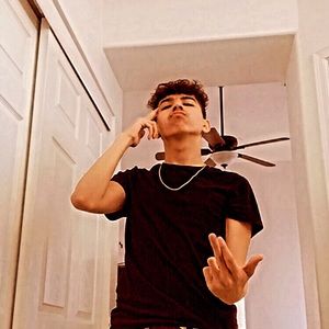 Meet your Posher, Marcos